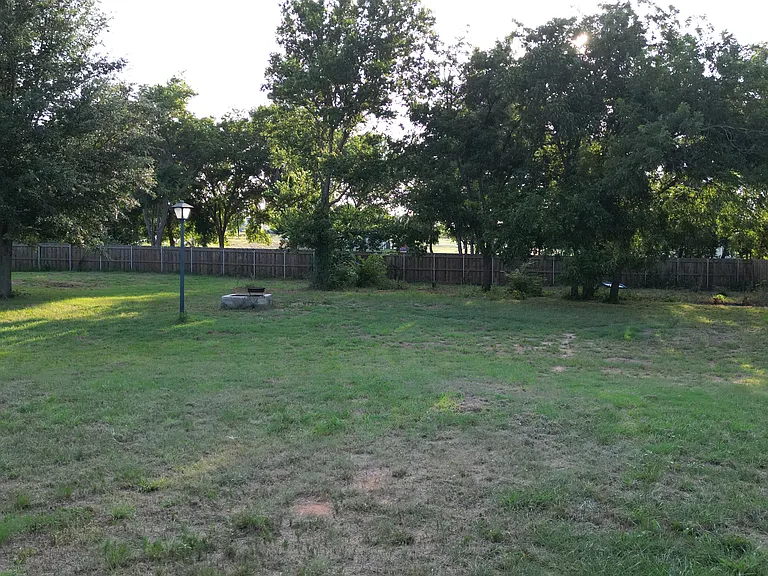 411 Pecan Tree Ct — Photo 30