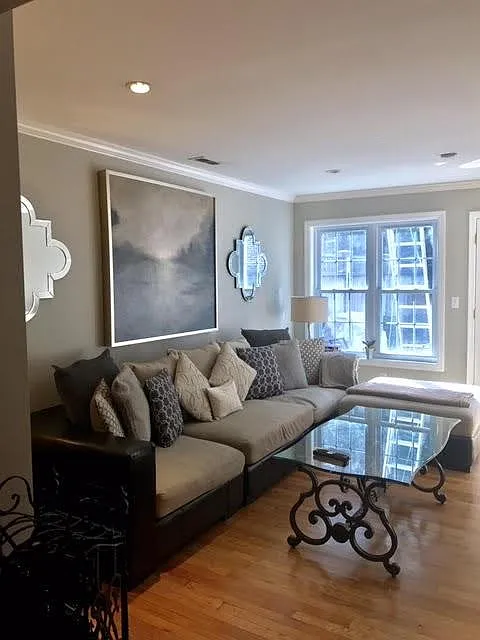living room - 406 Gibbon St