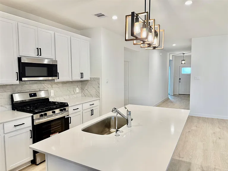 30406 Canterbury Fields Dr — Photo 8