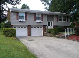 2531 Braddock Dr, Lower Burrell, PA 15068