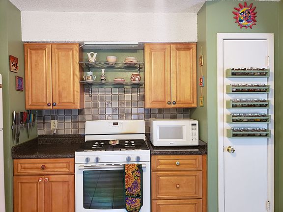 3rd image of 6704 Meadow Lake Blvd