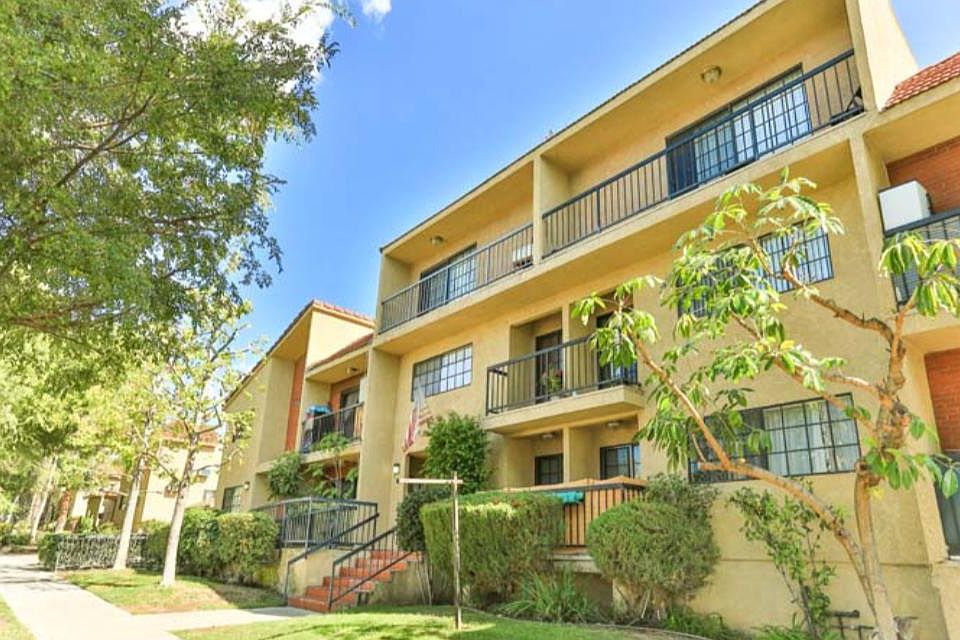 1st image of 1140 Elm Ave #6f55f4b83