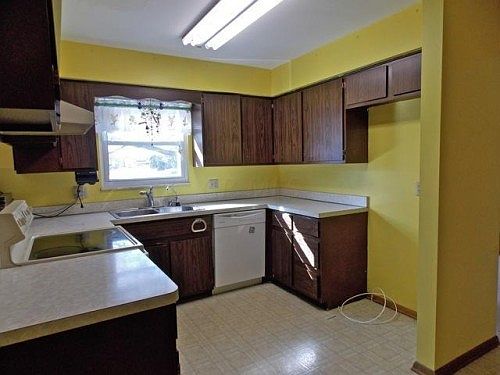 4th image of 1745 Penworth Dr