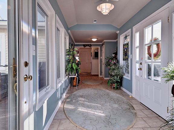 Foyer/Sunroom