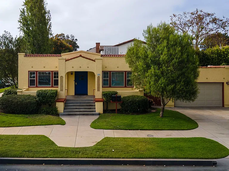 828 11th St — Photo 33