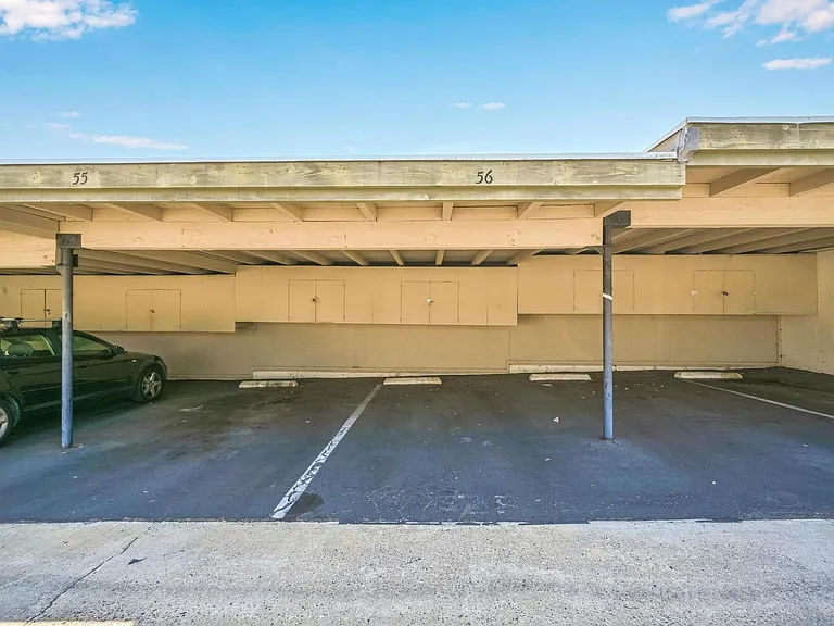 23732 Hillhurst Dr #27 — Photo 20