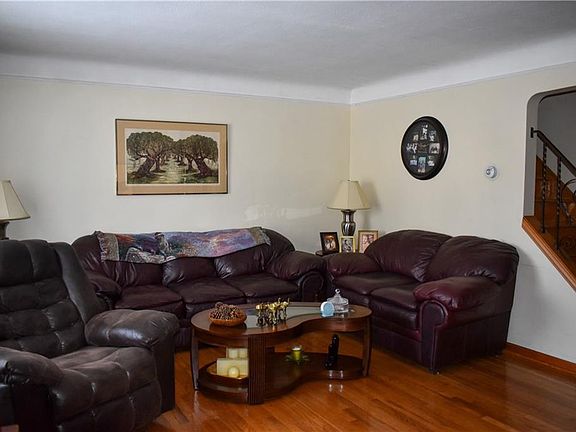 2nd image of 26240 Parklane Dr
