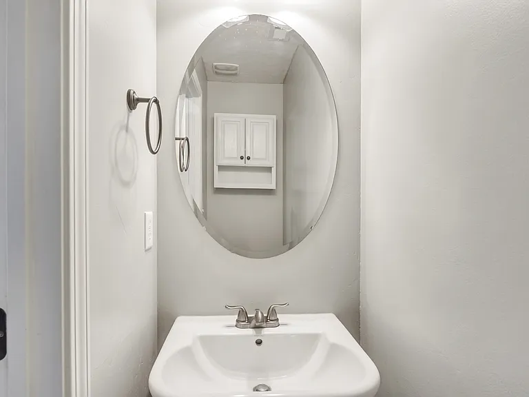 362 S 1230 W — Photo 8