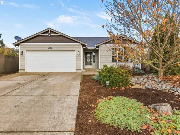 1922 Neva Ct, Cottage Grove, OR 97424
