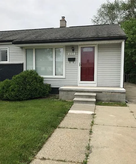 899 Douglas St — Photo 3