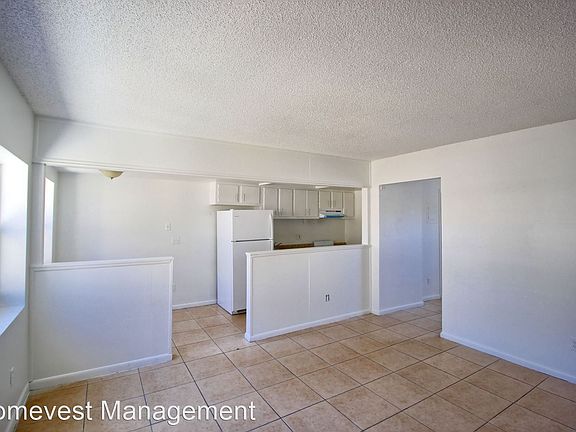 4th image of 2609 E Central Blvd #13