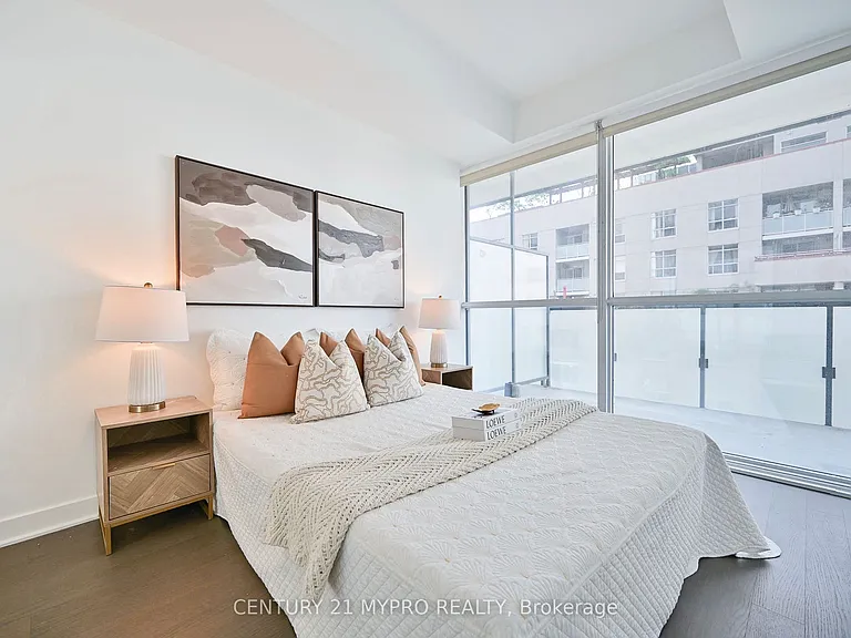 15 Grenville St #1007 — Photo 17