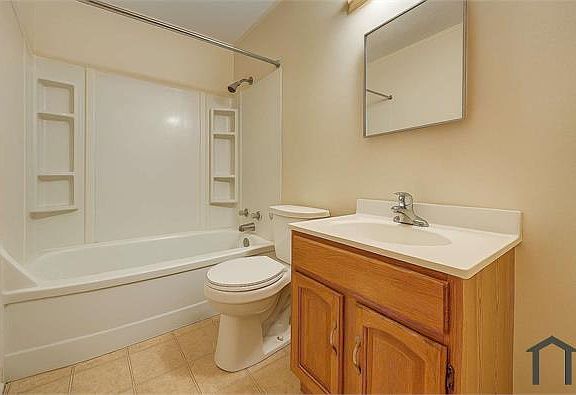 5th image of 12412 Longmead Ave