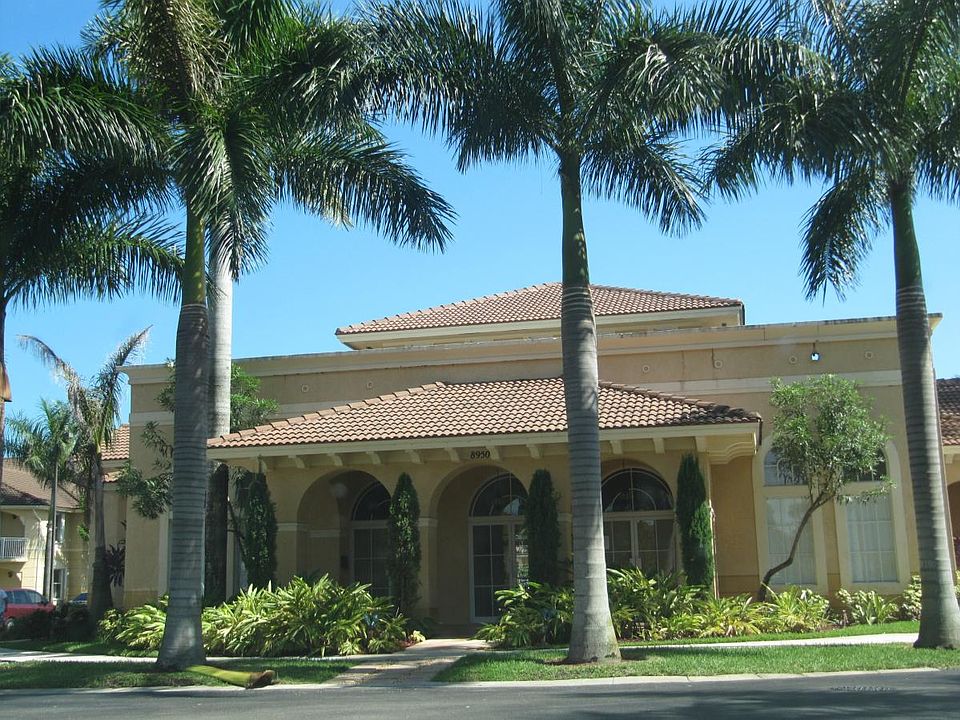 clubhouse w pool, gym