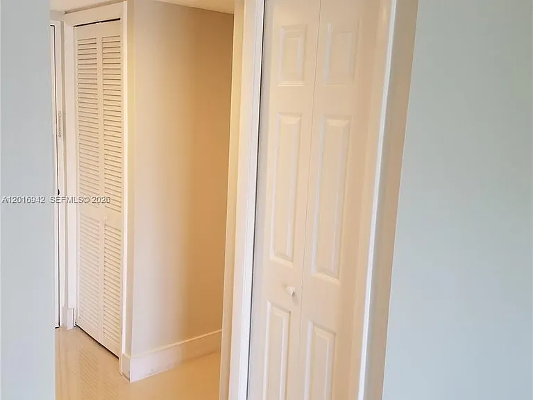 220 Lakeview Dr #206 — Photo 10