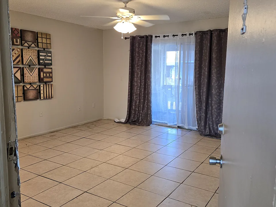 404 E Wimbleton Ct #B