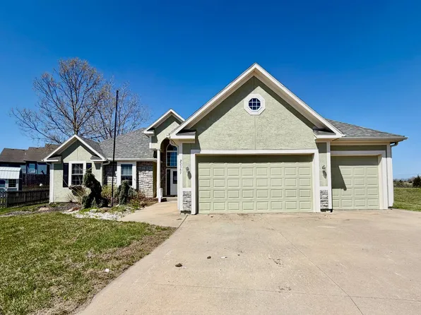 22367 S Madison St, Spring Hill, KS 66083