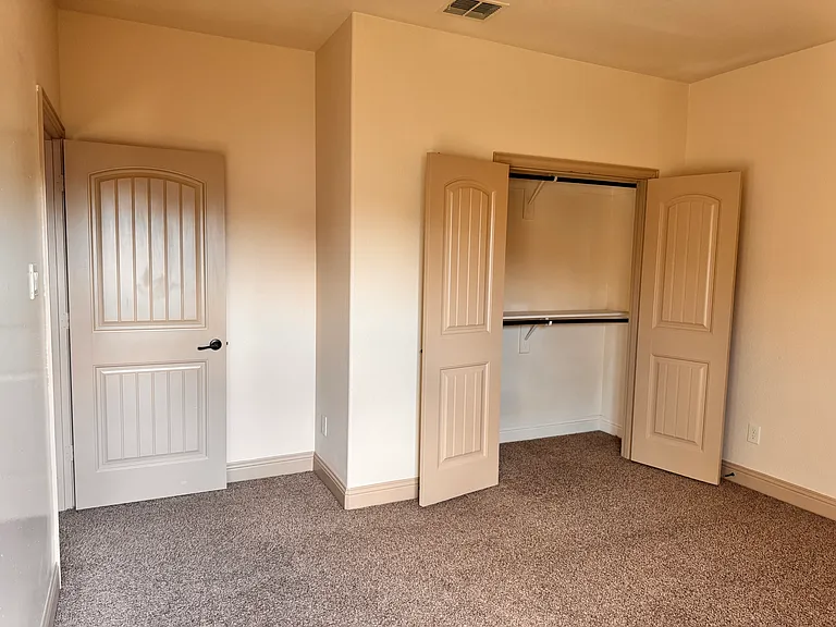 9001 Blue Water Dr — Photo 23