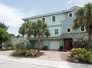 8408 Bayshore Dr, Treasure Island, FL 33706
