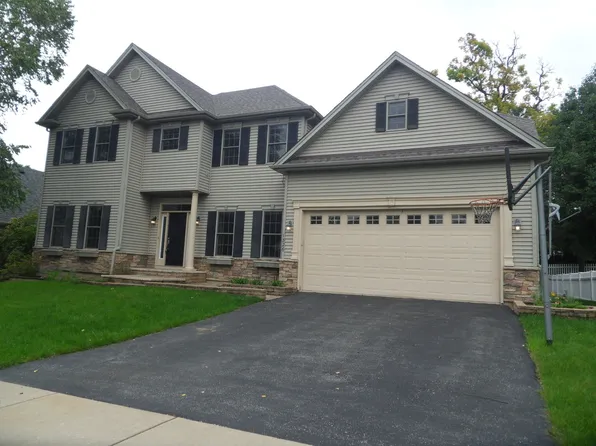 1326 Walnut Ridge Dr, Montgomery, IL 60538