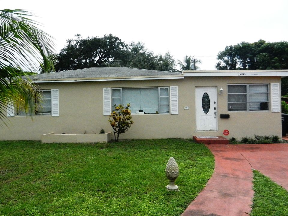 1st image of 980 NE 143rd St