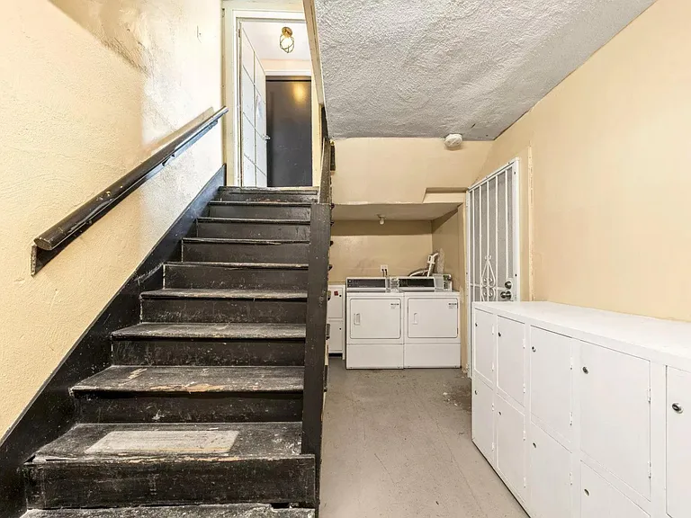 4440 Burns Ave #11 — Photo 24