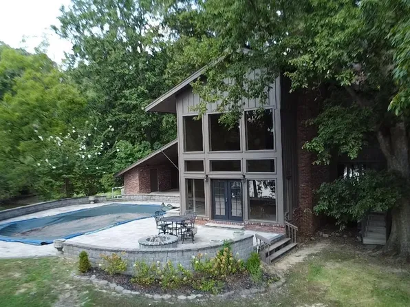 898 Beaver Creek Cv, Dyersburg, TN 38024