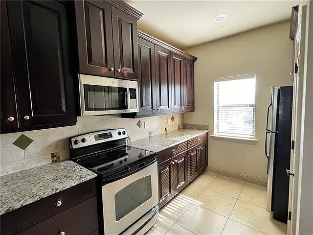 810 Lafitte St #105 — Photo 9