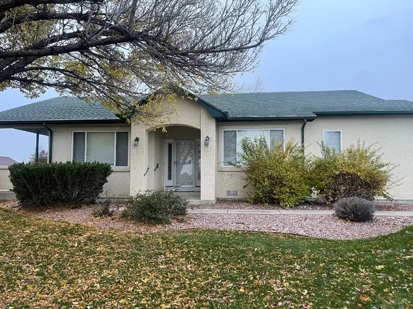 202 E Poppy Ln, Pueblo West, CO 81007