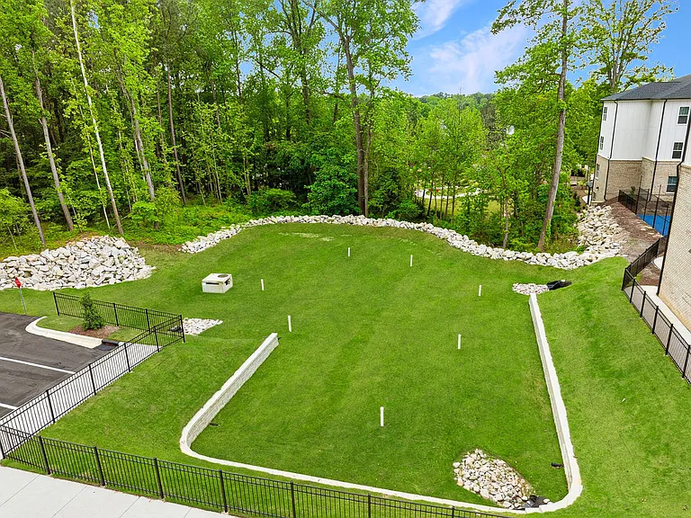 Active Adult Apartments that offer dog park