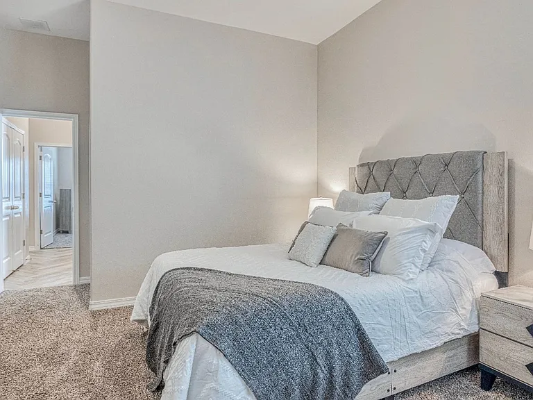 2816 Sammy Cervantes St — Photo 40
