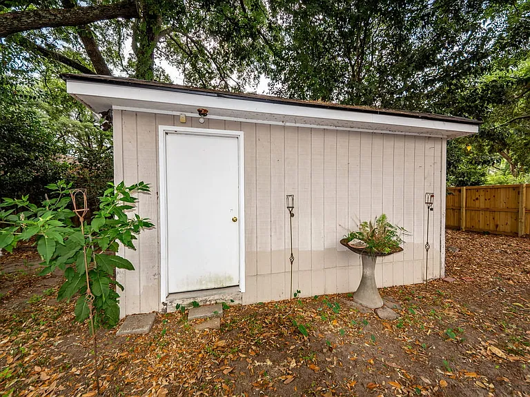 838 Fred St — Photo 45