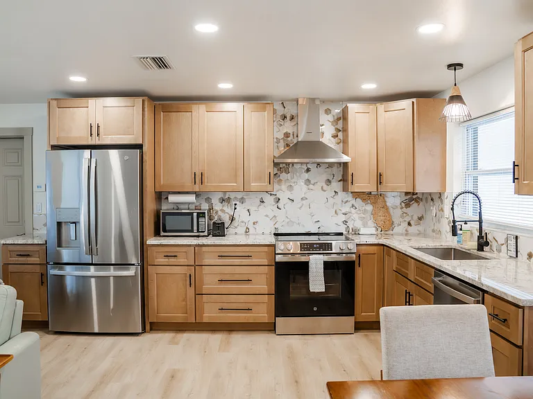 2270 Terrace Dr N — Photo 6