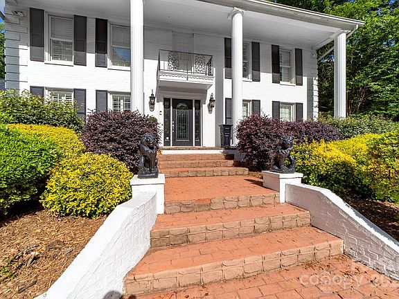 3rd image of 707 Saint Cloud Dr