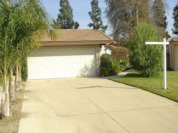 Ample 2 Car Garage w/long Driveway