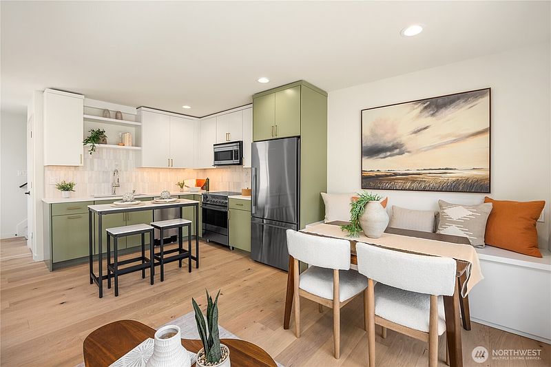 3rd image of 7062 Cleopatra Place NW