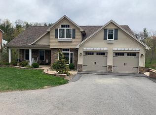 114 Godfrey Ln, Hollidaysburg, PA 16648