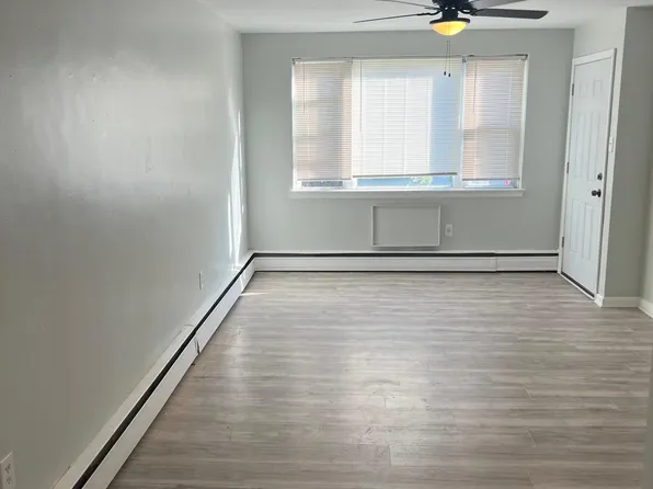 300 E Sanger St Floor 1, Philadelphia, PA 19120