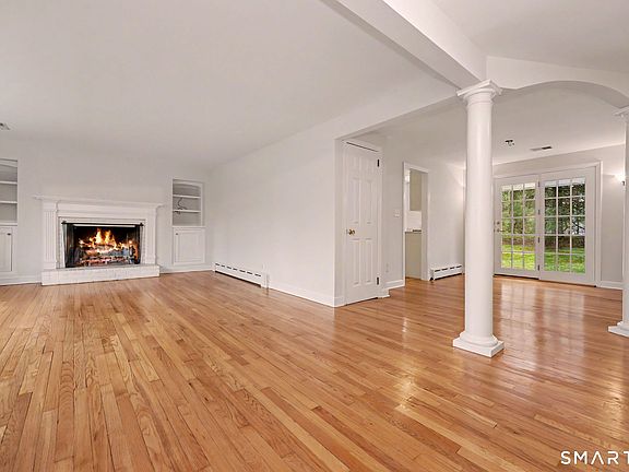 5th image of 110 Silver Spring Lane