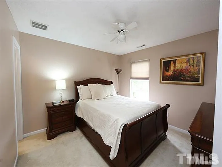 207 Mannington Dr — Photo 8