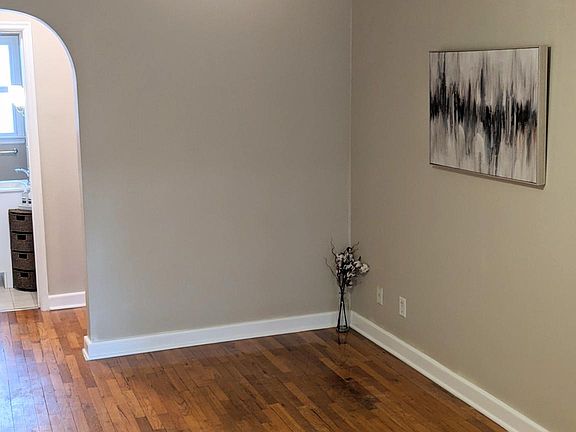 5th image of 914 N Halagueno St #A