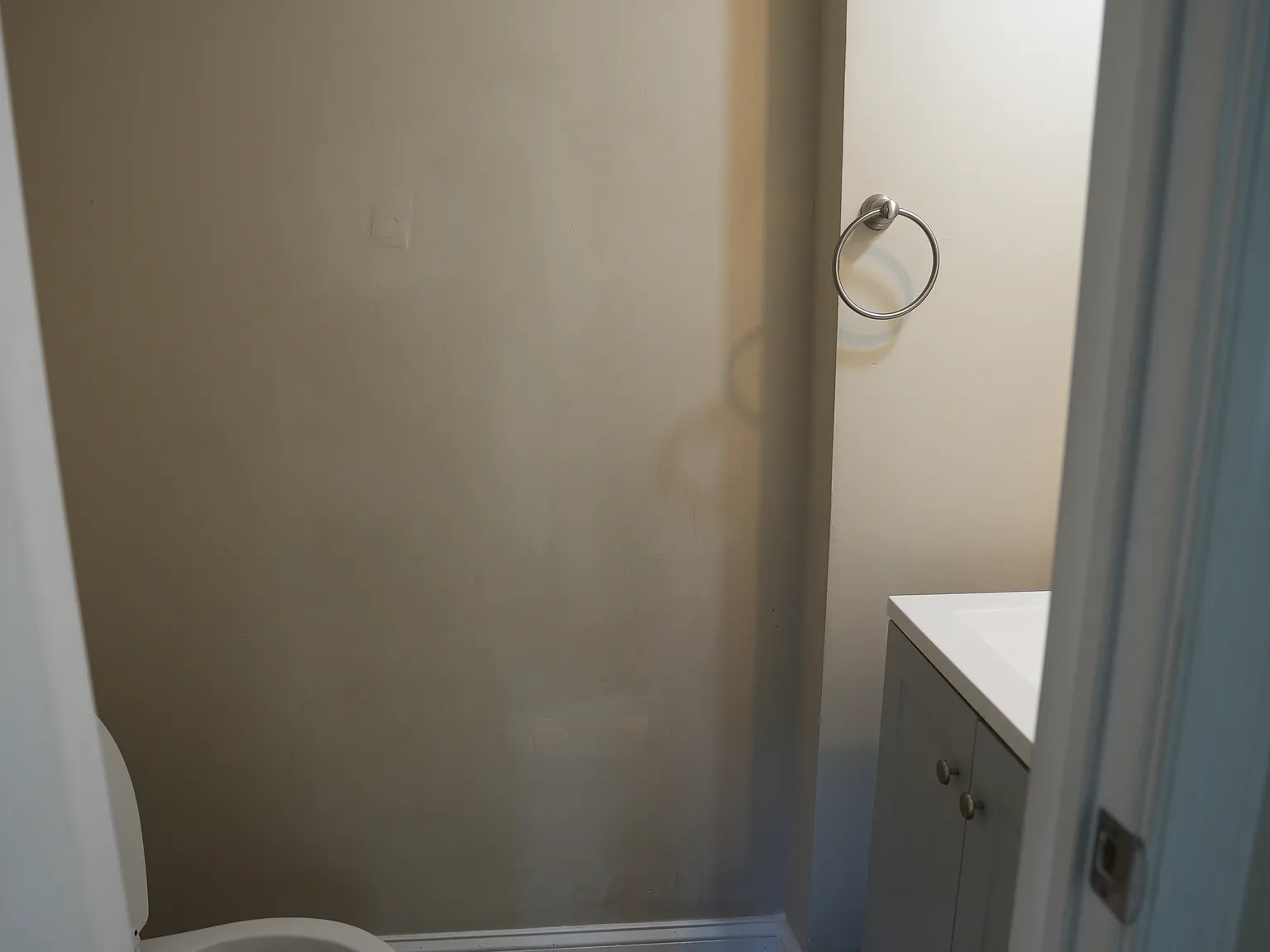 3 bed, 1.5 bath, $2,000 — Photo 2