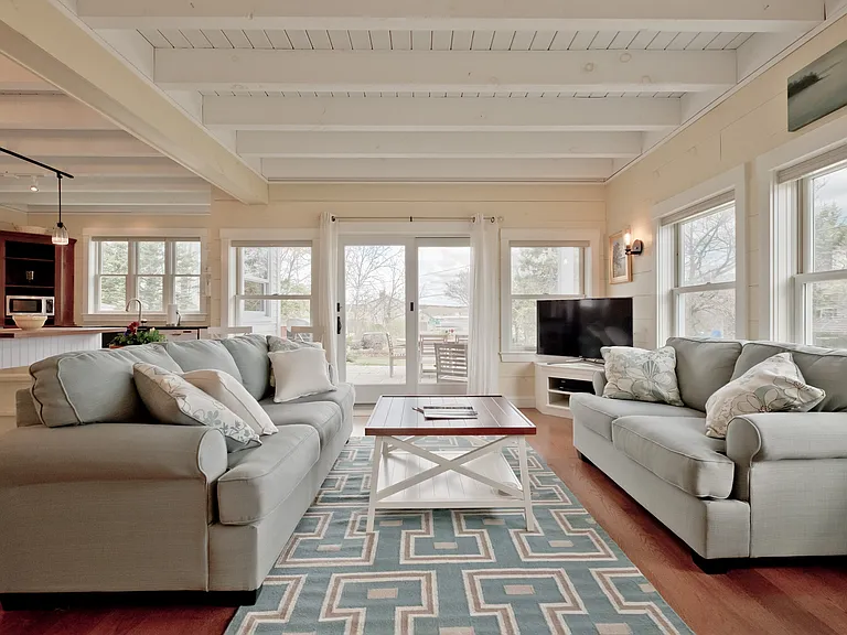 2 Tucker Ln — Photo 8