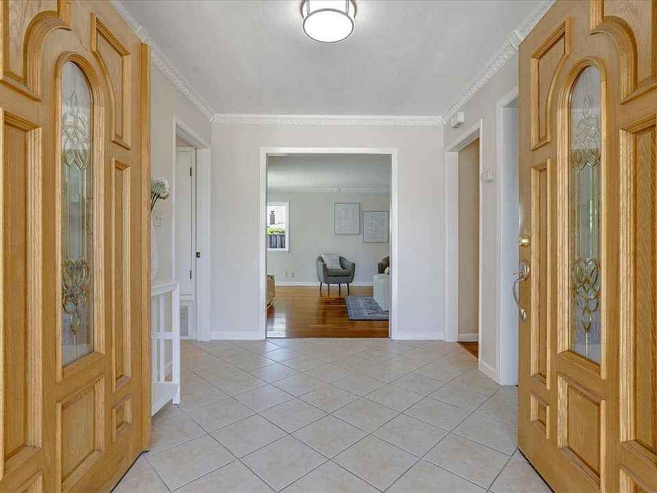 1st image of 1594 Willowgate Dr