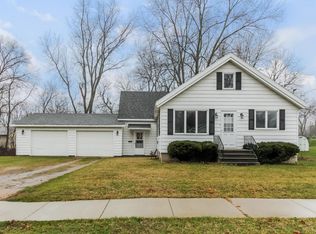 51 River Rd NW, Sparta, MI 49345