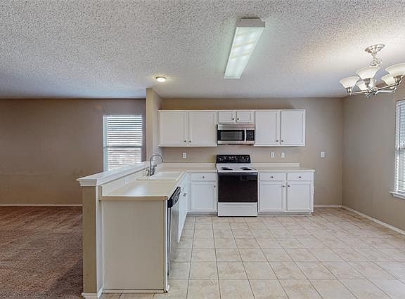 4th image of 3125 Melrose Dr