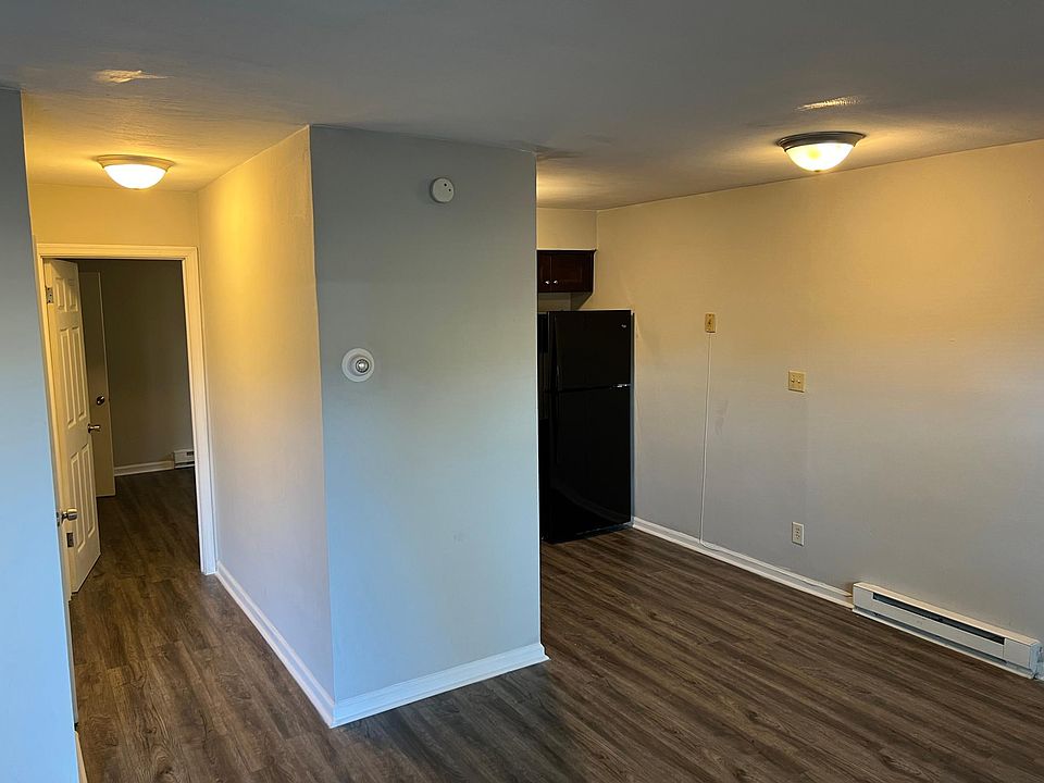 Front room looking down hallway toward bedroom
