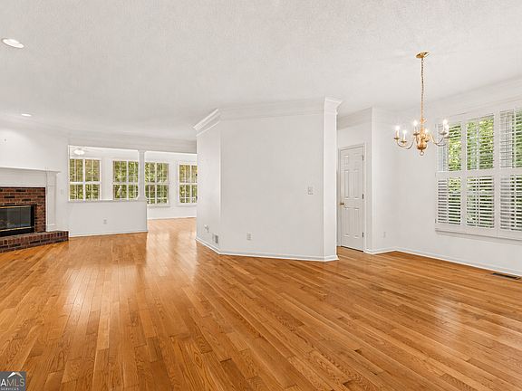 4th image of 132 Sea Island Dr