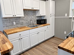 1416 Lakepointe St #B, Grosse Pointe, MI 48230