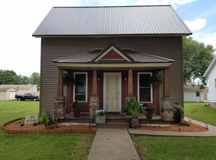 210 Maple St N, Mabel, MN 55954